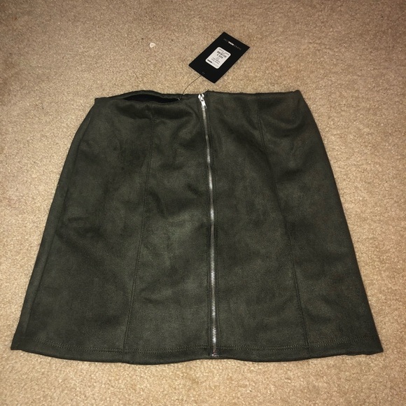 Never Worn Mini Skirt - Picture 2 of 4